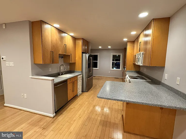 7525 Coddle Harbor Ln — Photo 4