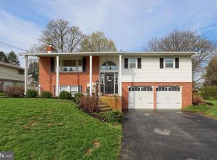 12 Green Lawn Dr, Ephrata, PA 17522