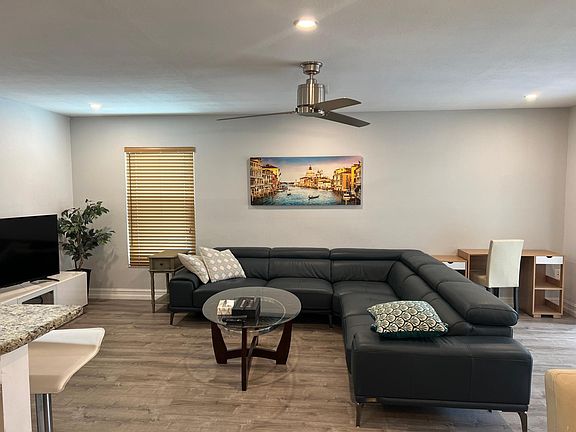 3rd image of 4441 Groveland Ave