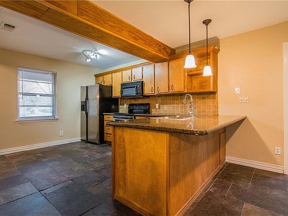 5th image of 1107 Paula Dr