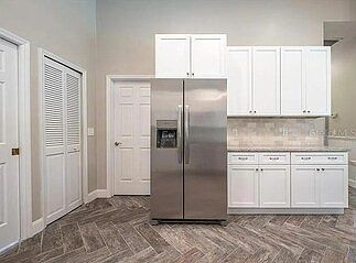 5th image of 3167 Lake Breeze Cir