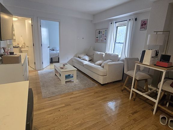 4th image of 351 E 13th St Penthouse 2