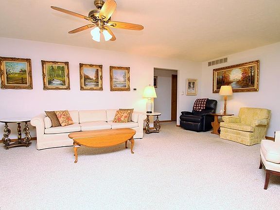 3rd image of 220 Park Place Dr