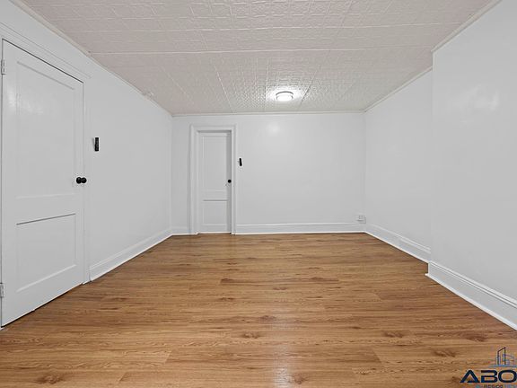 3rd image of 841 Willoughby Ave #1A