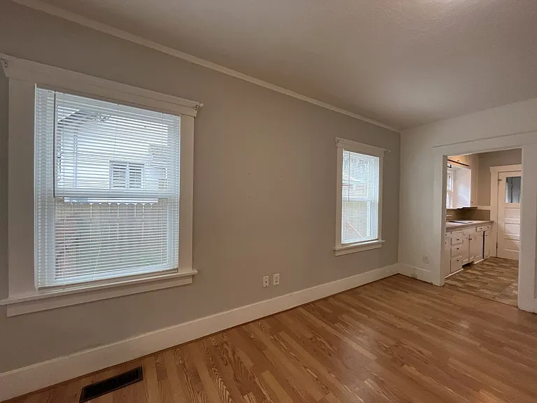 5619 NE 26th Ave — Photo 18