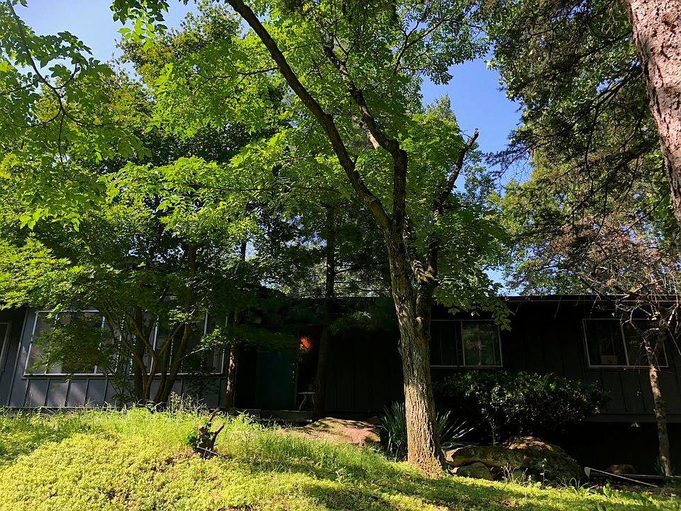 2nd image of 3 Ross Ave