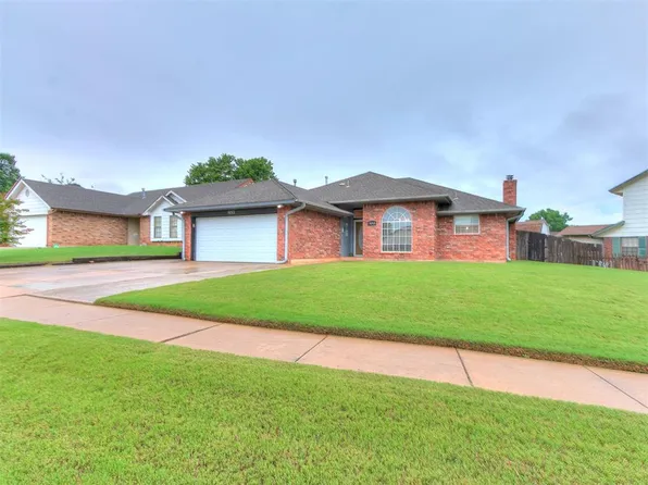 1653 NE 9th St, Moore, OK 73160