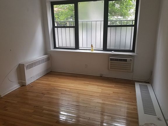 3rd image of 402 E 73rd St APT 1A