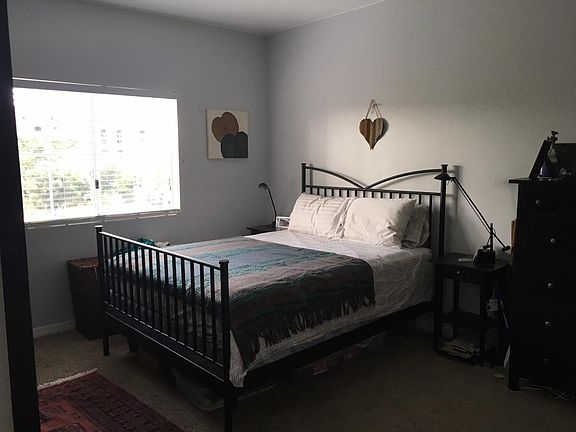 4th image of 2050 Camino De La Reina Unit 312
