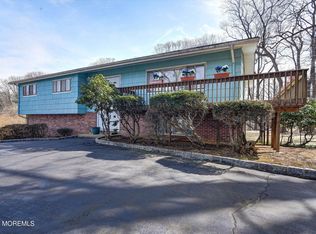 2 Overlook Dr, Holmdel, NJ 07733