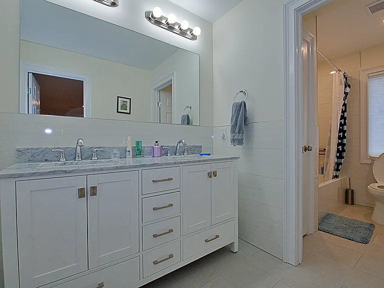 2408 Hammett Ave — Photo 17
