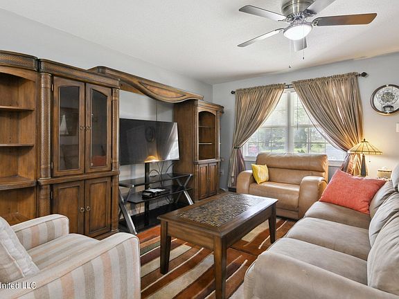 4th image of 2479 Tandy Dr