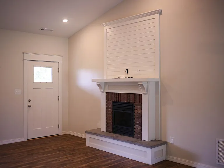 839 Wilcox Rd — Photo 3