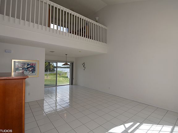 4th image of 2051 NW 182nd Ter