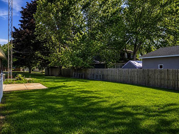5th image of 4169 Morton Ln