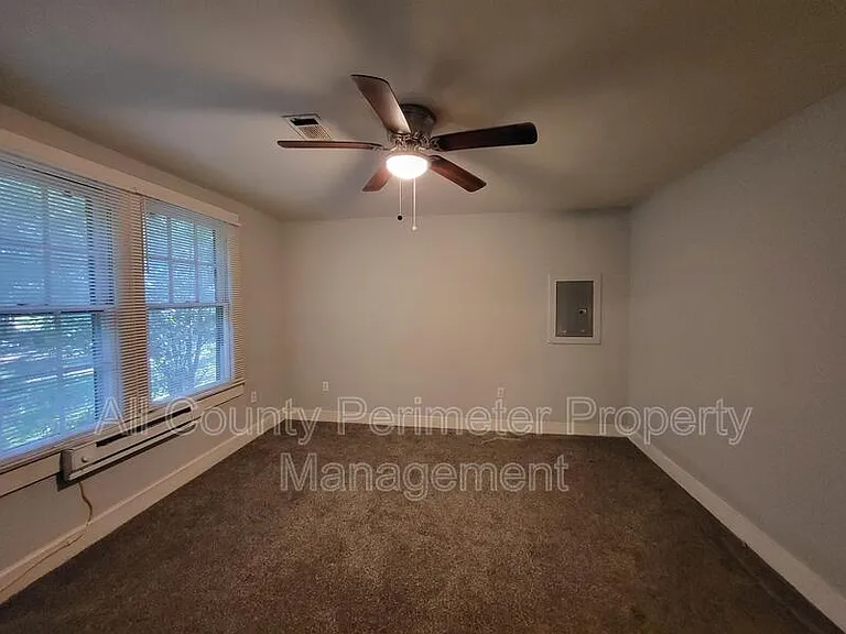 925 Troupe St — Photo 5
