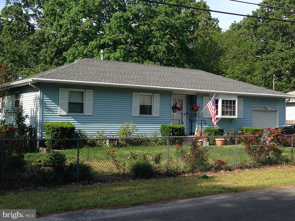 1st image of 229 Curtin Ave