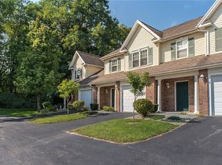 780 Royal Sunset Dr, Webster, NY 14580