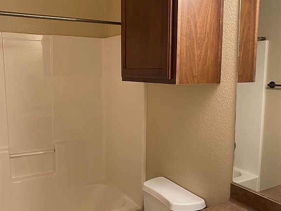 5th image of 1621 Stanley Dr