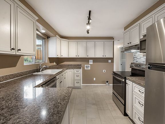 5th image of 321 27th St NW