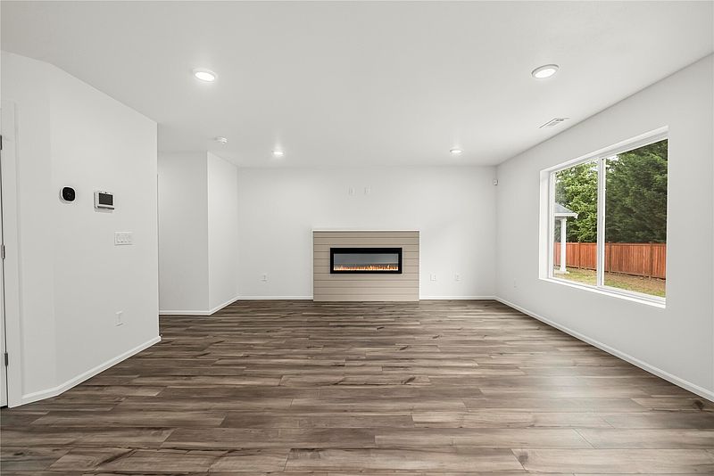 5th image of 119 Pine Hollow Drive