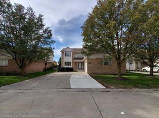 40687 Harmon Dr, Sterling Heights, MI 48310