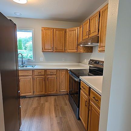 5th image of 2404 7th Ave SE