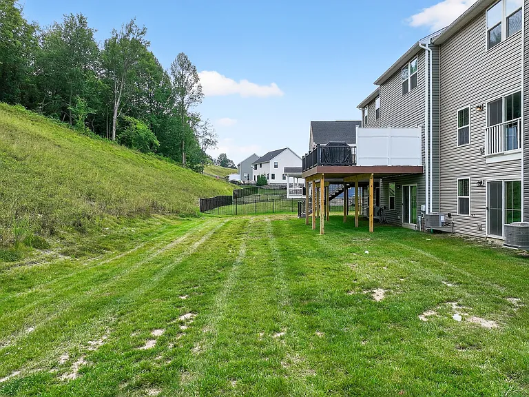 526 Dogwood Ln — Photo 36