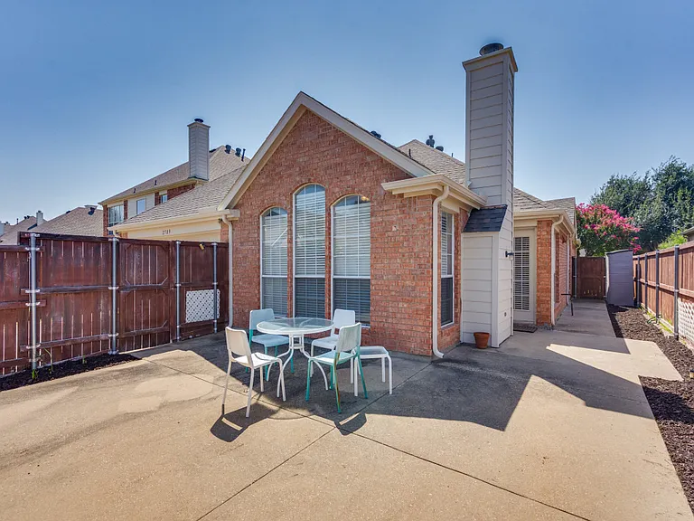 2509 Hunters Run Dr — Photo 26