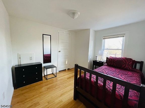 4th image of 169 Hillside Ave #3