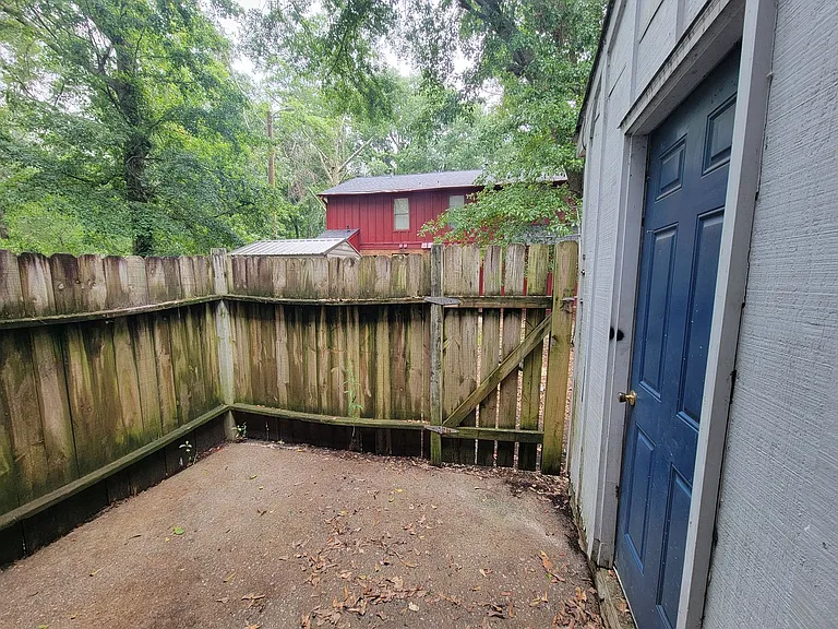 151 Chalet North Ct — Photo 15