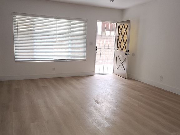 4th image of 215 6th St #A