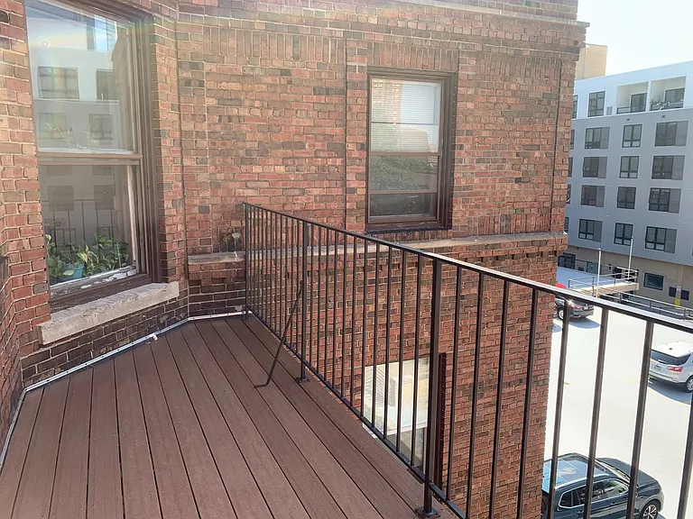 1030 N Marshall St — Photo 39