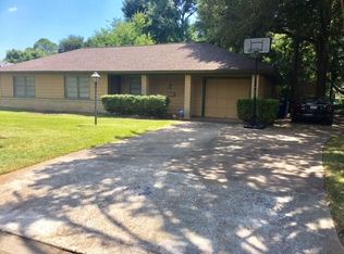 1008 Morningside St, Angleton, TX 77515