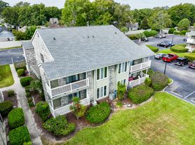 4708 Cobblestone Dr
