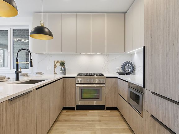 3rd image of 1325 N Artesian Ave #2
