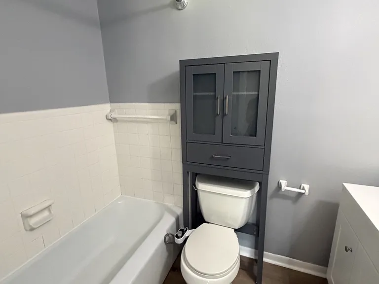 2807 W Chicago Ave — Photo 9