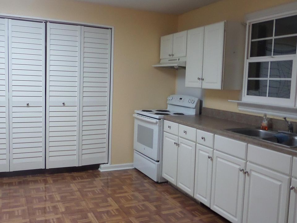 2nd image of 27 S Carlen St