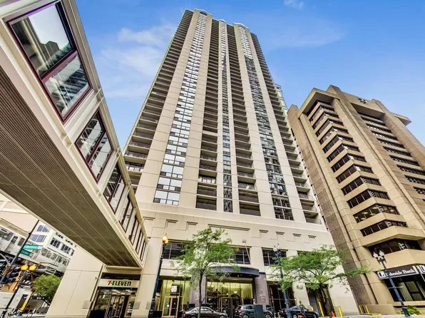 200 N Dearborn St, Chicago, IL