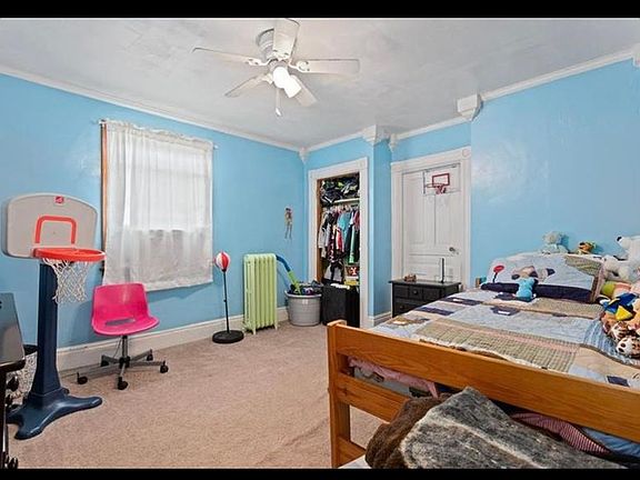 5th image of 704 Scott Ave