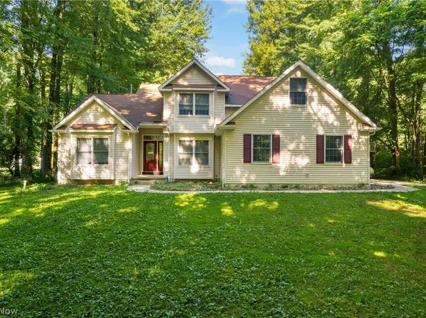 9572 Avon Belden Rd, Grafton, OH 44044