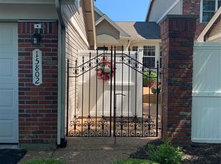 15802 Harris Ridge Ct, Chesterfield, MO 63017