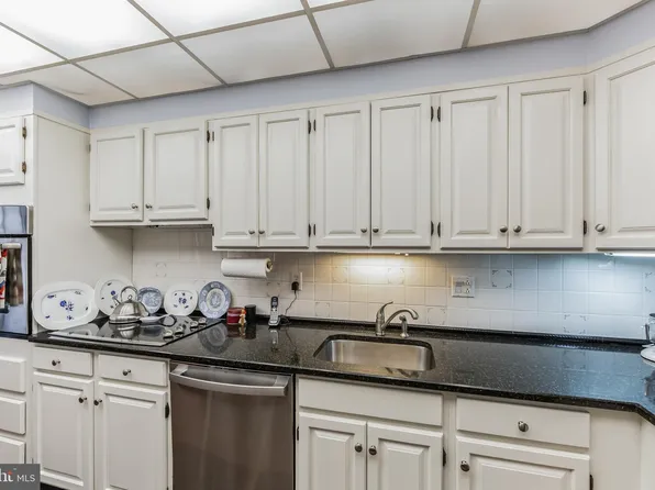 801 Yale Ave APT 1012, Swarthmore, PA 19081