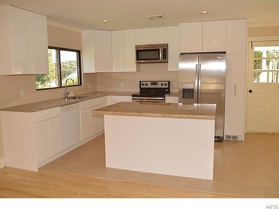 5th image of 62 Crosby Ave