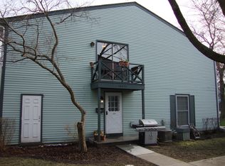 1682 Monticello Ct UNIT A, Wheaton, IL 60189