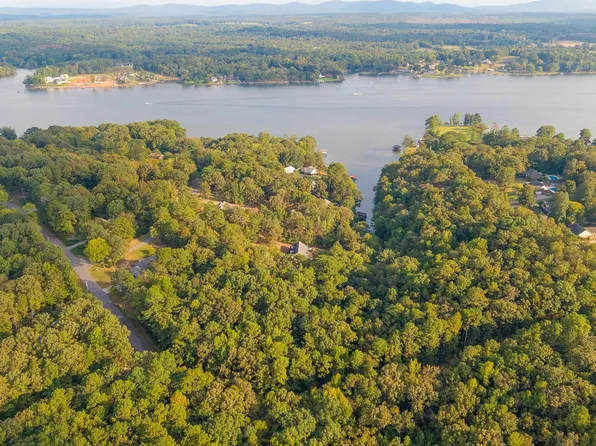 Mays Bend Dr #176, Pell City, AL 35128
