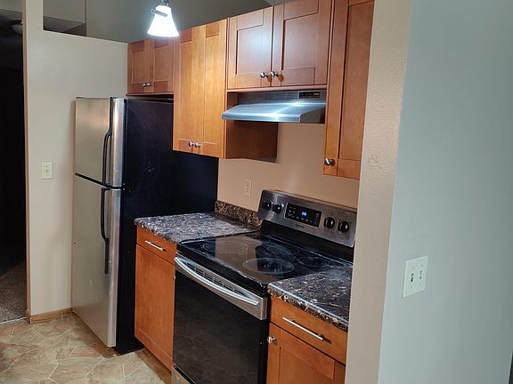 5th image of 13312 Court Pl