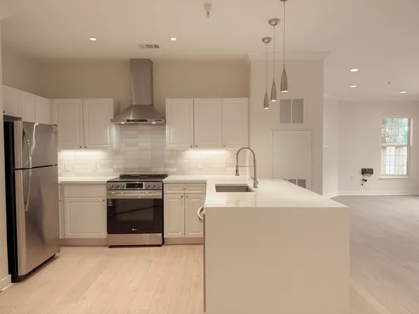 3015 Nicosh Cir Unit 2102, Falls Church, VA 22042