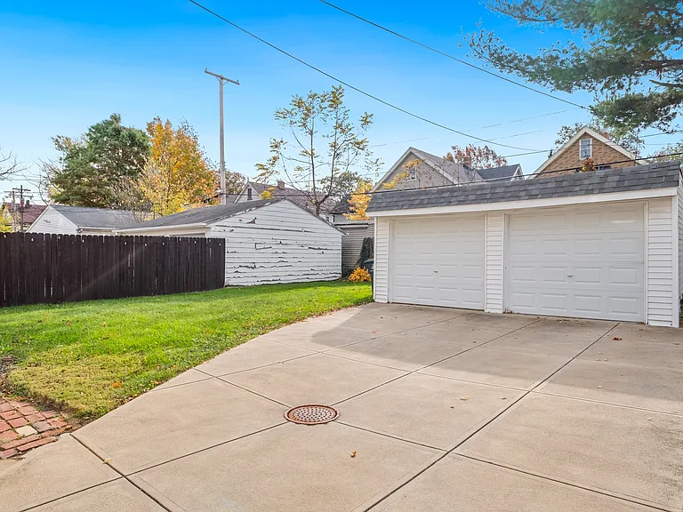 14521 Garfield Ave #2 — Photo 24