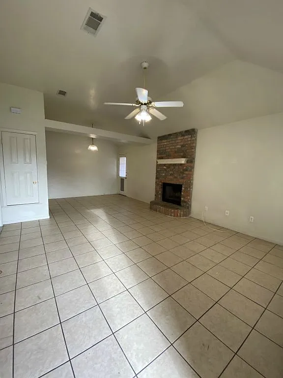 Building Photo - 3805 Hitchrock Dr #B